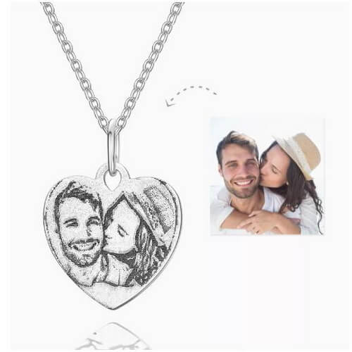 Collana con foto con intaglio a forma di cuore inciso in argento
