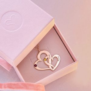 Collana a due cuori incisa con placcatura in oro rosa