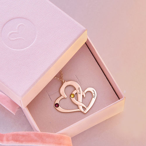 Collana a due cuori incisa con placcatura in oro rosa