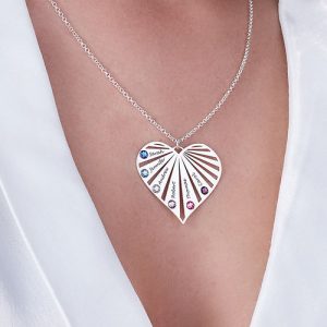 Collana di famiglia con pietre di nascita