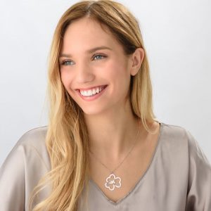 Collana personalizzata a triplo cuore con placcatura in oro rosa