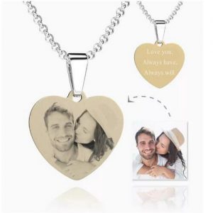 Collana da donna con etichetta incisa con foto di cuore e incisione in acciaio inossidabile placcato in oro 18k