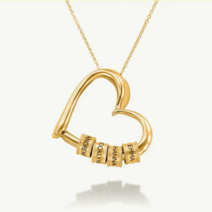 Collana classica a cuore con inciso il nome della famiglia e 2-4 perle d'argento
