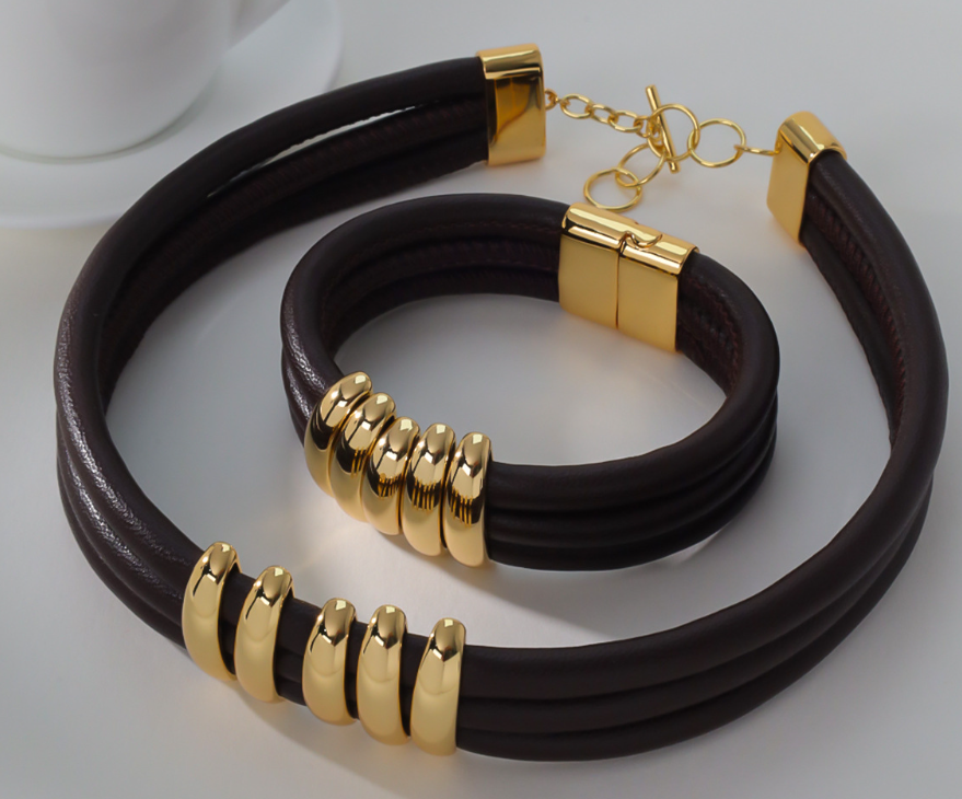 Luxurious and stylish cowhide bracelet for women - immagine 6